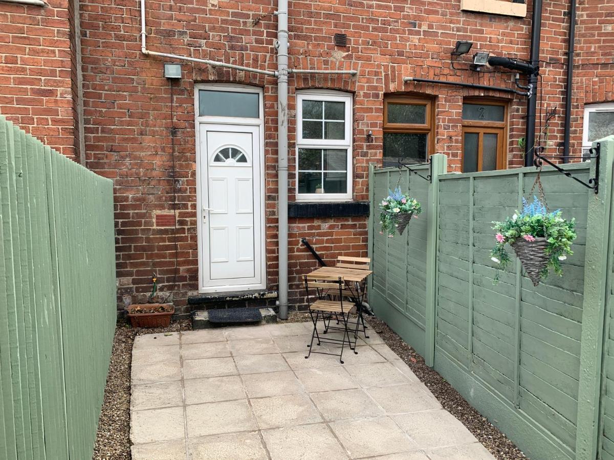 Contemporary & Chic Inner Terrace 5 Mins From Barnsley Town Centre Buitenkant foto